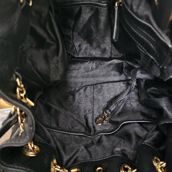 Micheal Kors Handbag - Picture 3 of 3